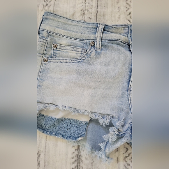 American Eagle Outfitters distressed blue denim shorts Size 10 - Picture 2 of 16